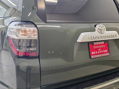 Certified 2022 Toyota 4Runner Limited AWD/4WD image 7