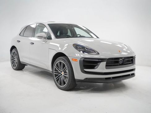 New 2026 Porsche Macan S image 8