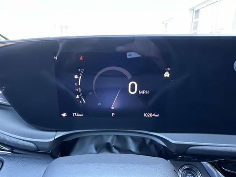 Used 2025 Buick Envista Avenir FWD image 36