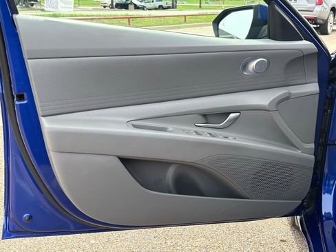 Used 2024 Hyundai Elantra SEL image 24