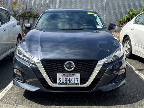 Used 2022 Nissan Altima 2.5 SV FWD image 3
