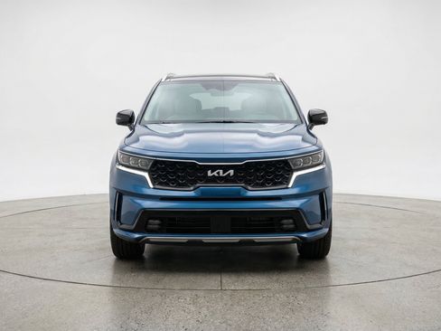 Used 2024 Kia Sorento S AWD/4WD image 2