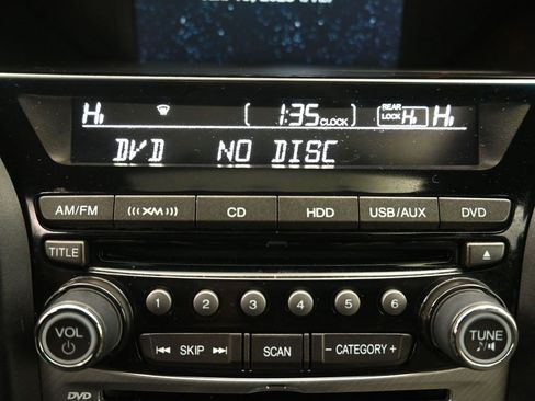 Used 2014 Honda Pilot Touring image 16