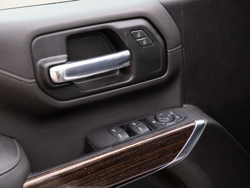 Used 2022 GMC Sierra 2500 SLE w/ SLE Value Package; image 23