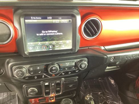 Used 2020 Jeep Wrangler Unlimited Rubicon w/ Advanced Safety Group AWD/4WD image 24
