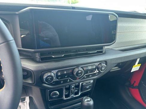 Used 2024 Jeep Wrangler Unlimited Sport AWD/4WD image 20