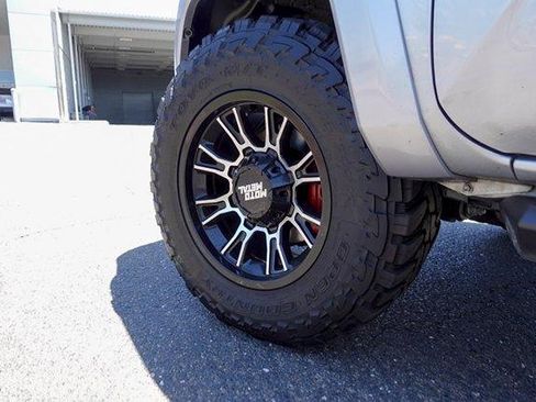 Used 2021 Toyota Tacoma TRD Sport w/ TRD Premium Sport Package AWD/4WD image 12