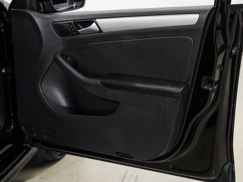 Used 2017 Volkswagen Jetta SE image 49