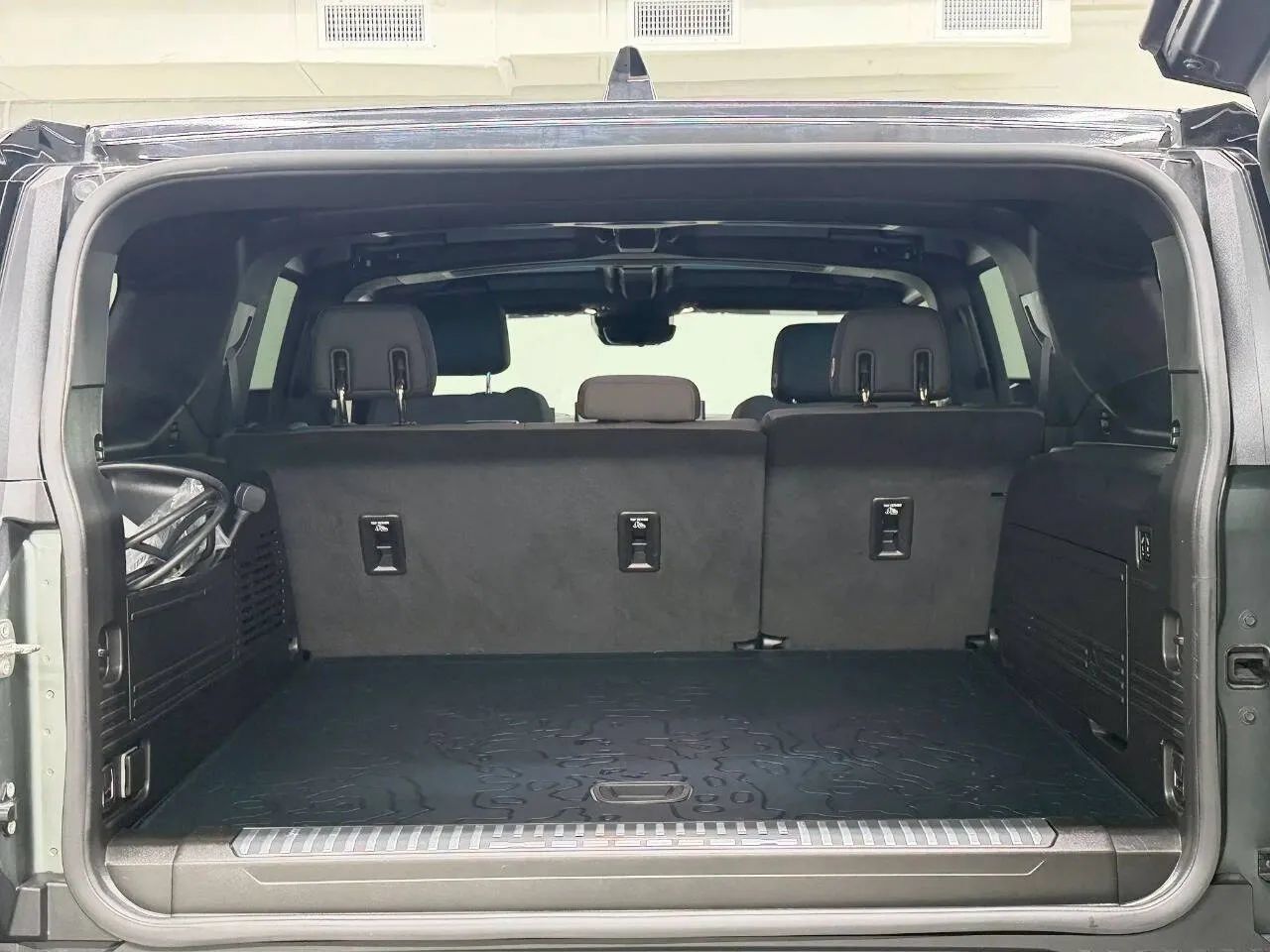 Used 2024 GMC Hummer EV 3X w/ LPO, Cargo Utility Package AWD/4WD image 37
