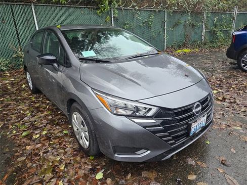 Used 2025 Nissan Versa S w/ Trunk Package image 2