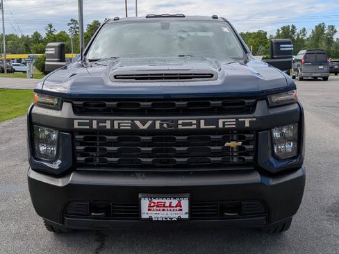 Used 2022 Chevrolet Silverado 2500 W/T w/ WT Convenience Package AWD/4WD image 2