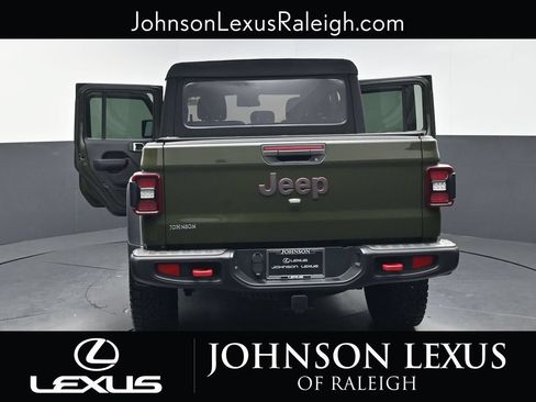 Used 2024 Jeep Gladiator Rubicon w/ Convenience Group AWD/4WD image 36