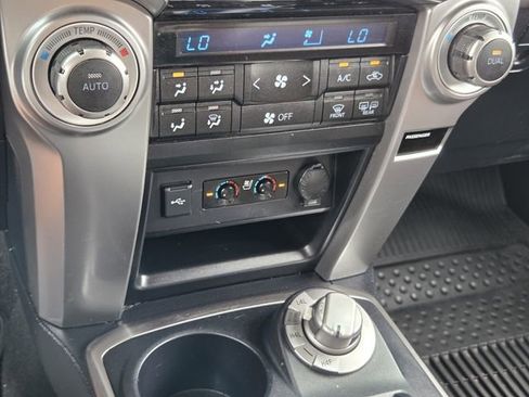 Used 2020 Toyota 4Runner Limited AWD/4WD image 20
