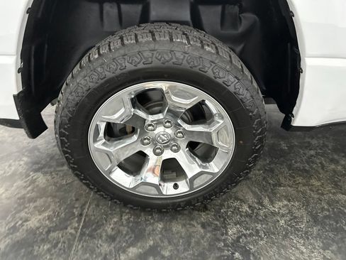 Used 2019 RAM 1500 Big Horn AWD/4WD image 5