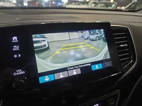 Used 2019 Honda Pilot Touring image 36