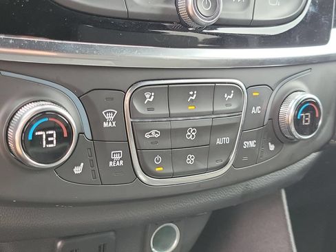 Used 2023 Chevrolet Traverse LT AWD/4WD image 31