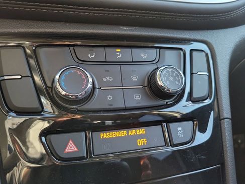 Used 2022 Buick Encore Preferred w/ Safety Package image 29