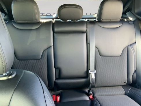 New 2026 Jeep Compass Latitude image 13