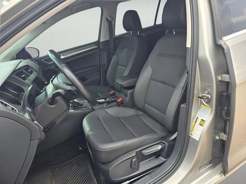 Used 2015 Volkswagen Golf TDI S FWD image 22