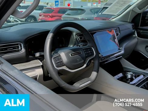 Used 2024 Jeep Wagoneer L Series II w/ Flexible Seating Group image 8