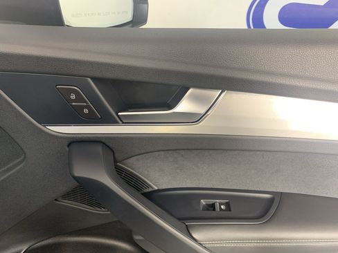 Used 2022 Audi Q5 e Prestige AWD/4WD image 38