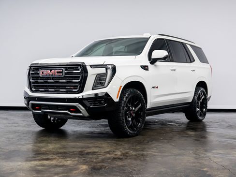 Used 2025 GMC Yukon AT4 w/ AT4 Premium Plus Package image 9
