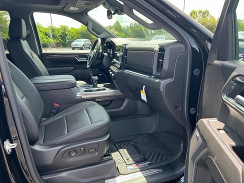 Used 2025 Chevrolet Silverado 1500 LTZ AWD/4WD image 10