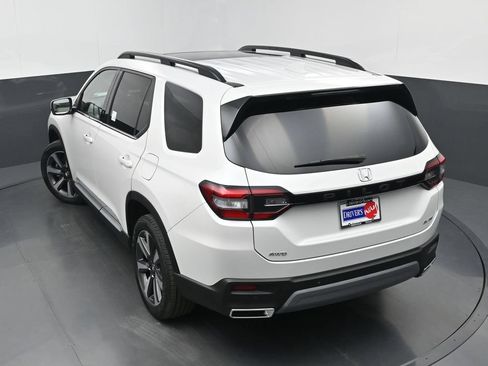 Used 2024 Honda Pilot Elite image 37