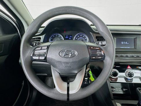 Used 2019 Hyundai Elantra SE w/ Winter Weather Package image 11