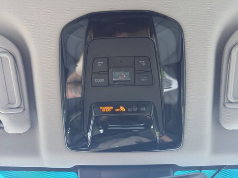 Used 2021 Toyota Venza XLE image 27