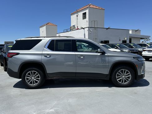 Used 2023 Chevrolet Traverse LT FWD image 9
