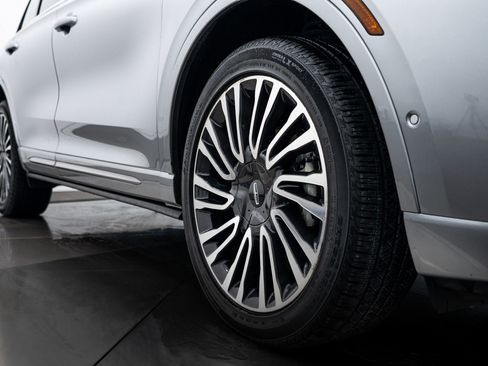 Used 2022 Lincoln Corsair Reserve w/ Equipment Group 201A image 23