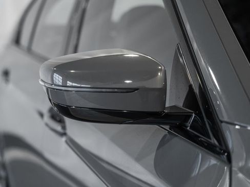 Used 2021 BMW M550i xDrive w/ Premium Package image 19