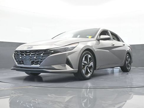 Used 2022 Hyundai Elantra Limited FWD image 55
