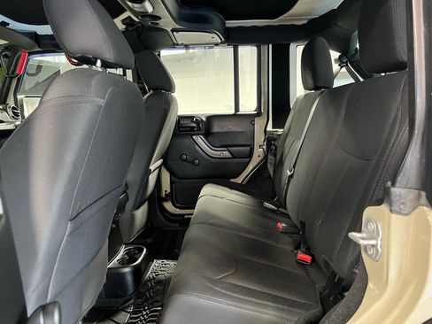 Used 2018 Jeep Wrangler Unlimited Sport image 21