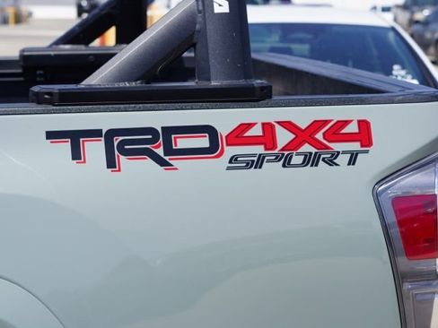 Used 2022 Toyota Tacoma TRD Sport w/ TRD Premium Sport Package AWD/4WD image 13