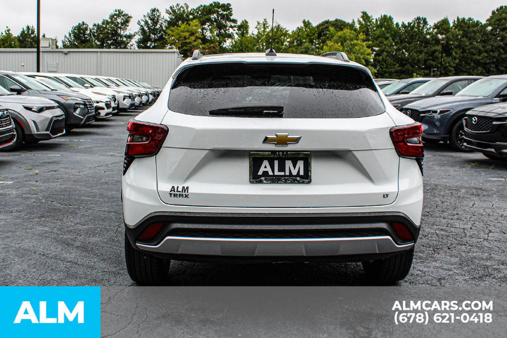 Used 2025 Chevrolet Trax LT FWD image 10