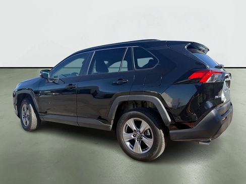 Used 2025 Toyota RAV4 XLE image 3