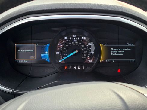 Used 2016 Ford Edge Titanium w/ Technology Package image 21