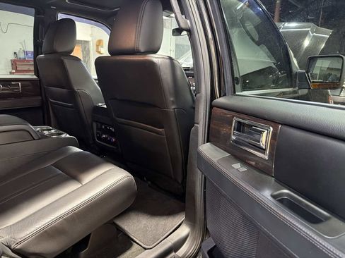 Used 2017 Lincoln Navigator Reserve image 26