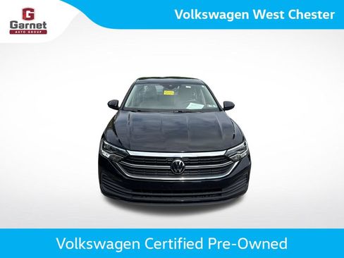 Used 2024 Volkswagen Jetta SE w/ Panoramic Sunroof Package FWD image 9