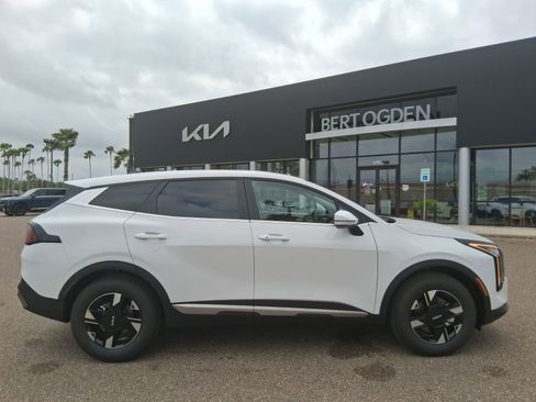 New 2026 Kia Sportage LX FWD image 3