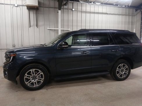 Certified 2025 Ford Expedition Active image 2