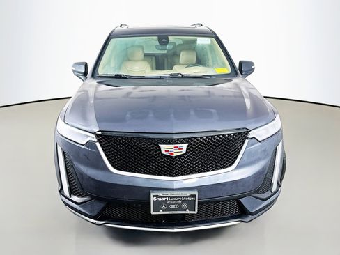 Used 2023 Cadillac XT6 Sport w/ Platinum Package image 2