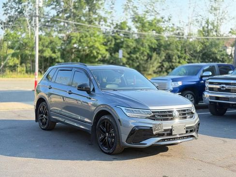 Used 2022 Volkswagen Tiguan SE R-Line AWD/4WD image 4