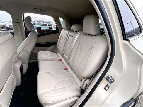Used 2018 Lincoln MKC Select w/ Select Plus Package FWD image 19