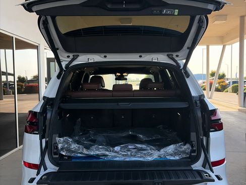 New 2026 BMW X5 xDrive50e w/ M Sport Package AWD/4WD image 15