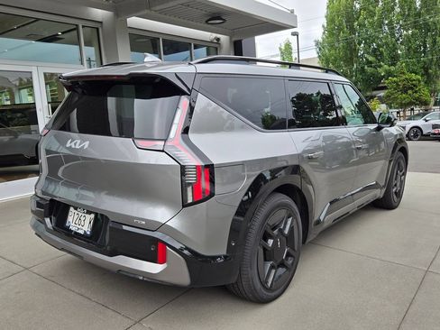 Certified 2024 Kia EV9 GT-Line AWD/4WD image 3