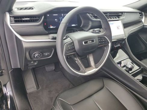 Used 2025 Jeep Grand Cherokee L Limited w/ Black Appearance Package image 21