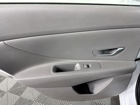 Used 2021 Hyundai Elantra SEL image 25